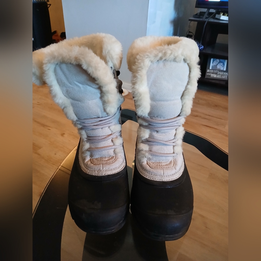 Sorel Women's Black and Cream Winter Boots